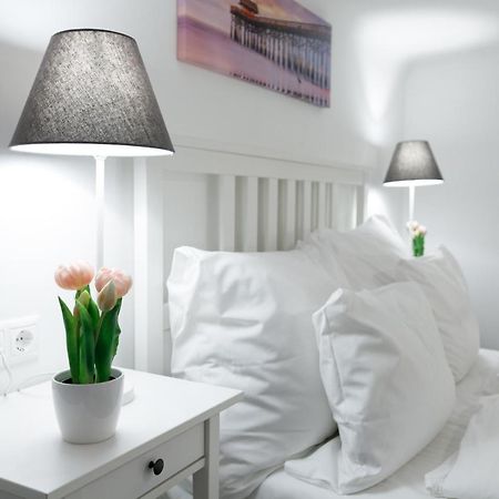 בודפשט Sleek Minimalist Studio At Inner City מראה חיצוני תמונה