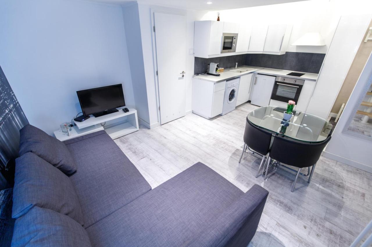 בודפשט Sleek Minimalist Studio At Inner City מראה חיצוני תמונה