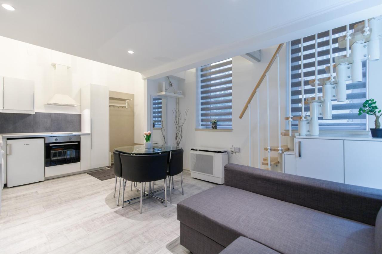 בודפשט Sleek Minimalist Studio At Inner City מראה חיצוני תמונה