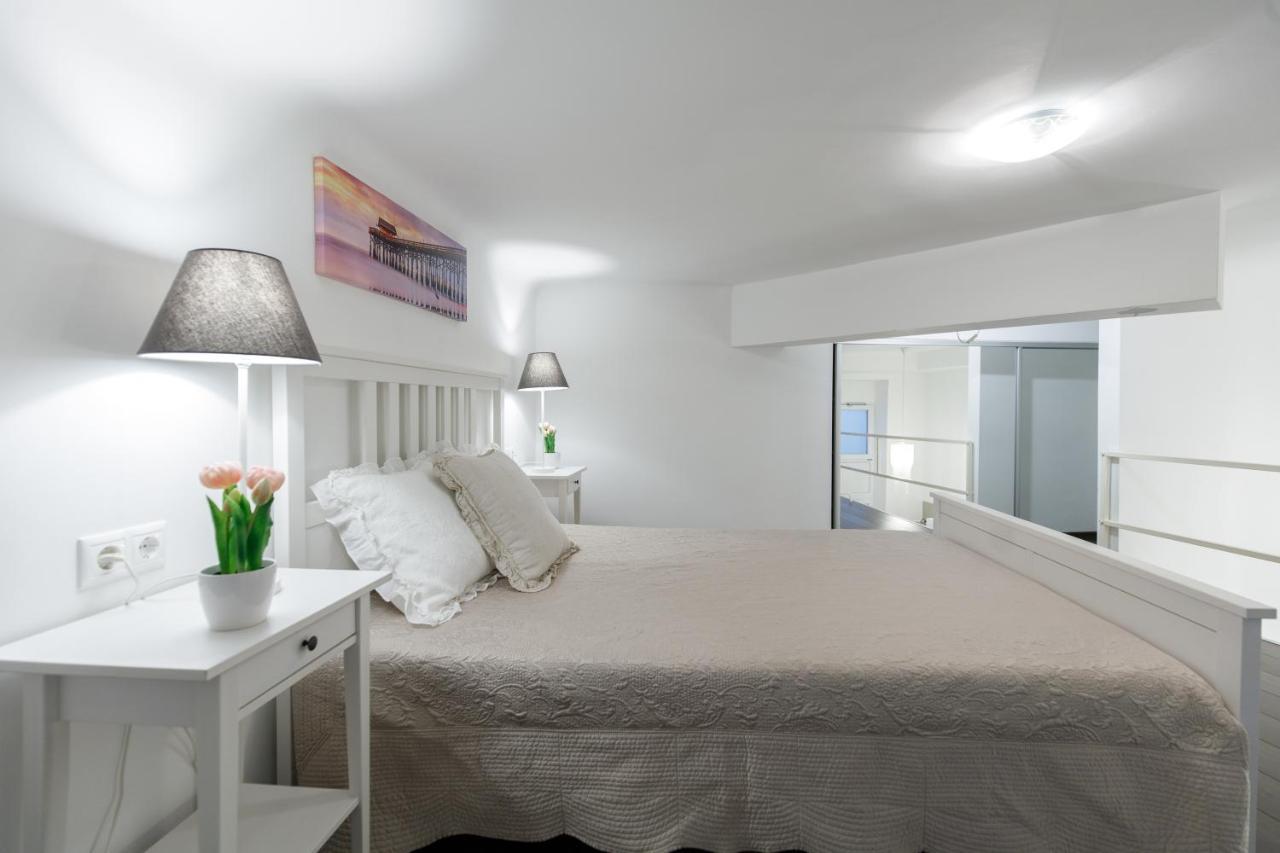 בודפשט Sleek Minimalist Studio At Inner City מראה חיצוני תמונה