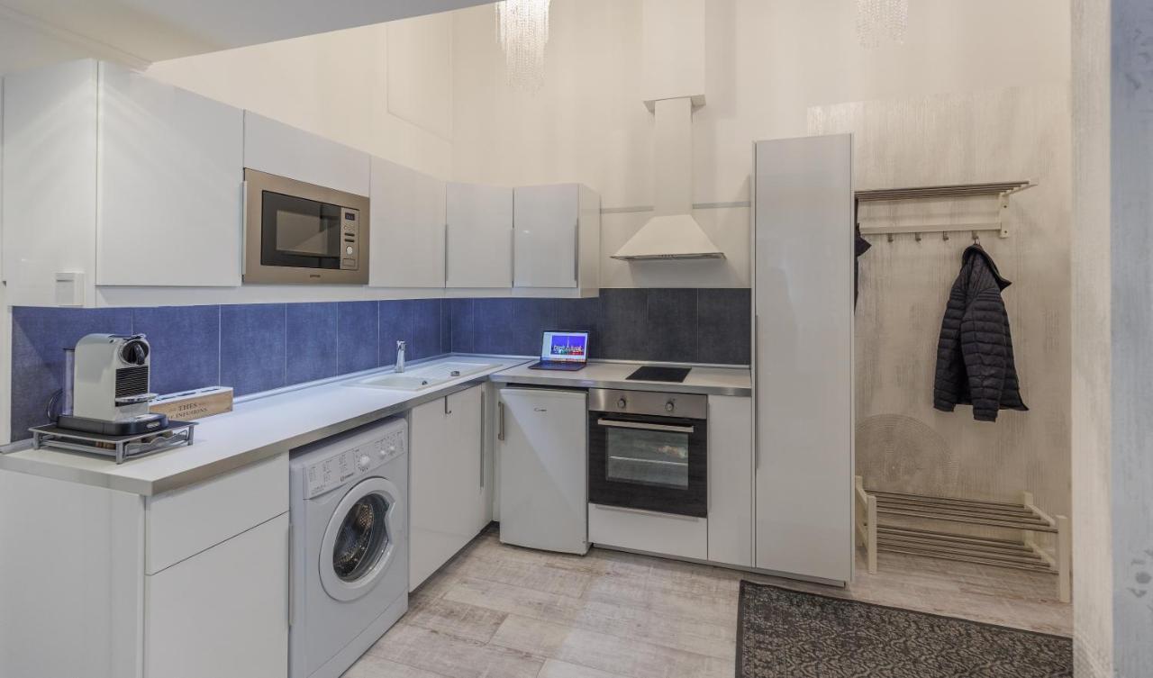 בודפשט Sleek Minimalist Studio At Inner City מראה חיצוני תמונה